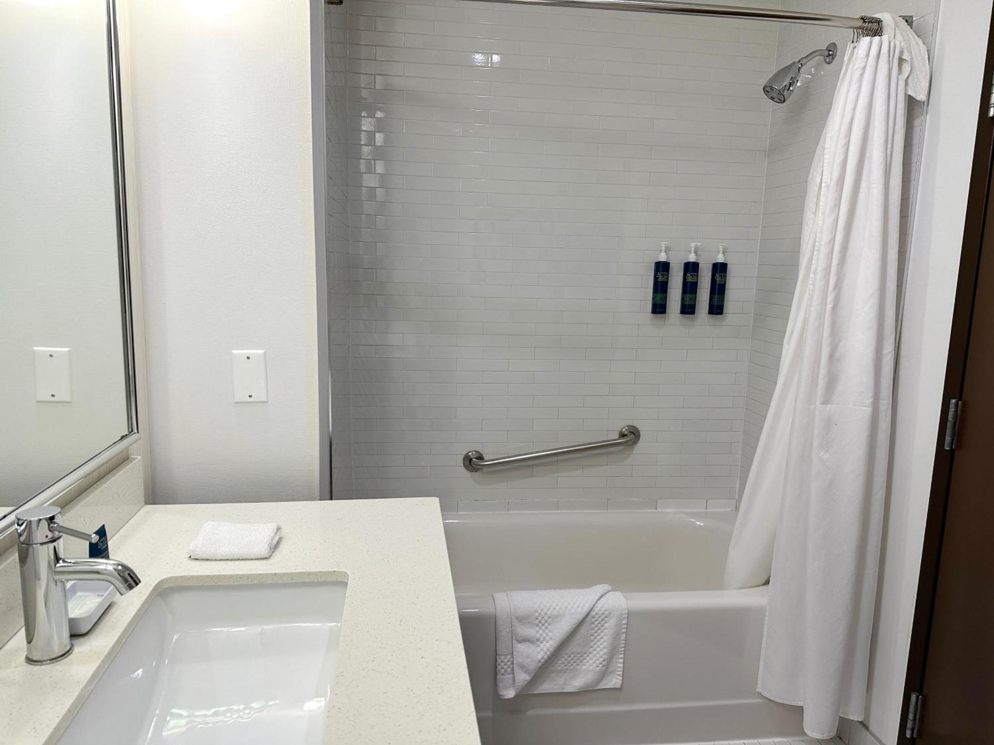 Four Points By Sheraton Edmonton Gateway Buitenkant foto