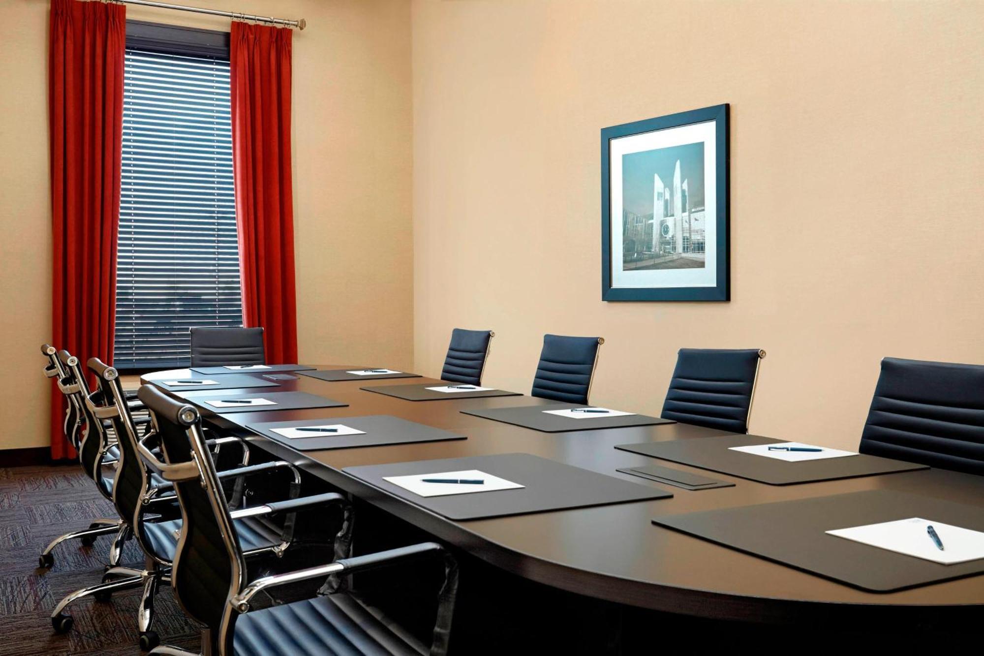 Four Points By Sheraton Edmonton Gateway Buitenkant foto